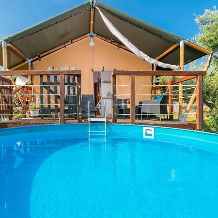 Prima Insula Glamping Ξενοδοχείο Brusici Εξωτερικό φωτογραφία