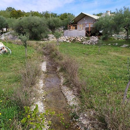 Prima Insula Glamping Ξενοδοχείο Brusici Εξωτερικό φωτογραφία