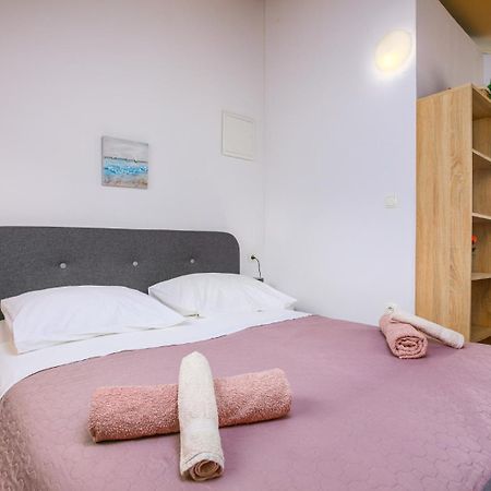 Prima Insula Glamping Ξενοδοχείο Brusici Εξωτερικό φωτογραφία
