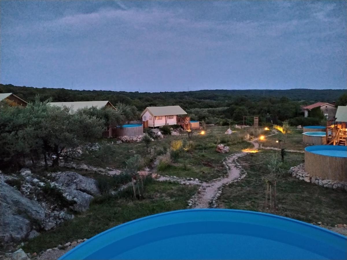 Prima Insula Glamping Ξενοδοχείο Brusici Εξωτερικό φωτογραφία