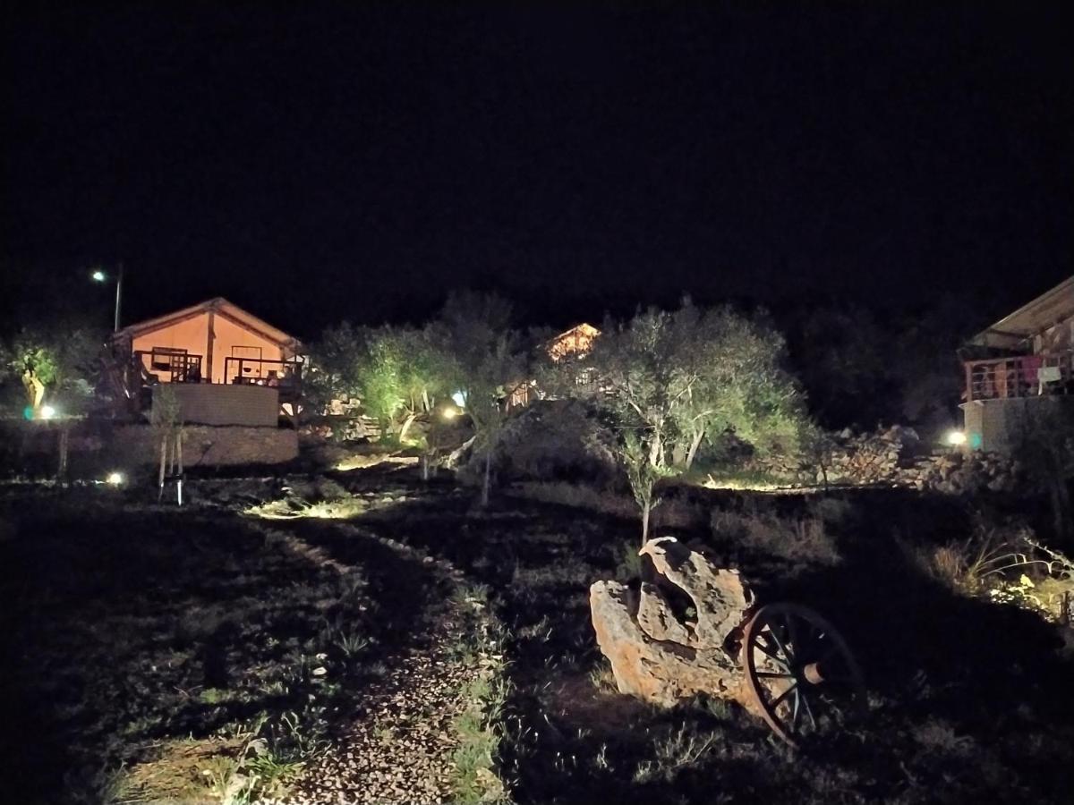 Prima Insula Glamping Ξενοδοχείο Brusici Εξωτερικό φωτογραφία