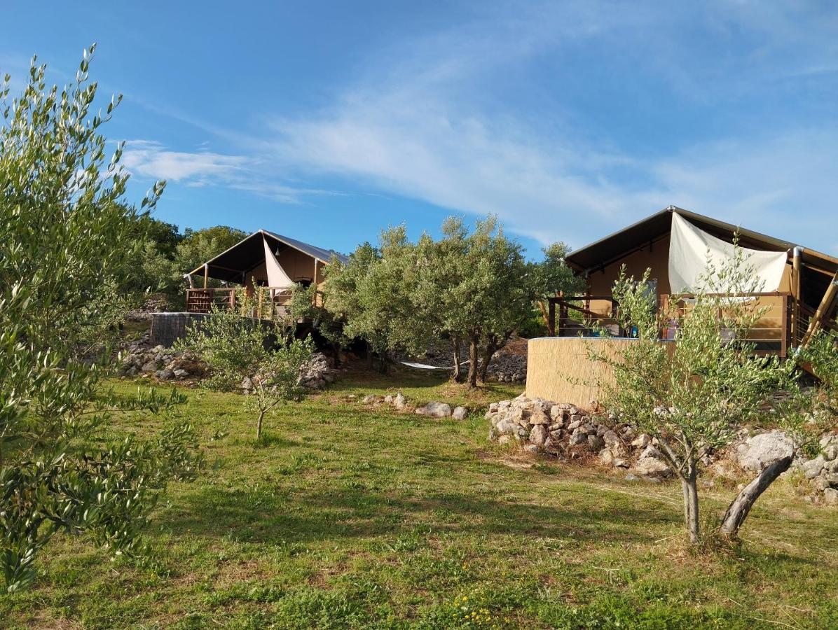 Prima Insula Glamping Ξενοδοχείο Brusici Εξωτερικό φωτογραφία