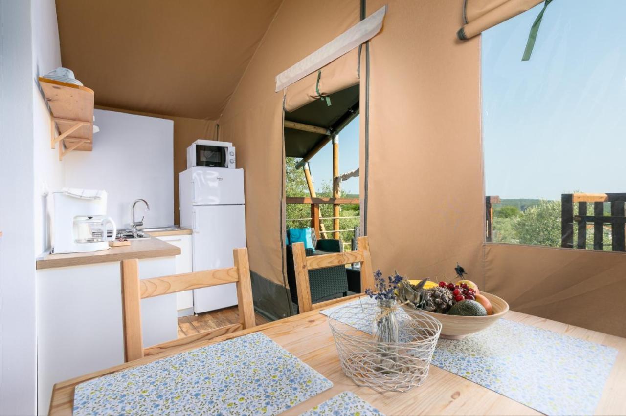 Prima Insula Glamping Ξενοδοχείο Brusici Εξωτερικό φωτογραφία