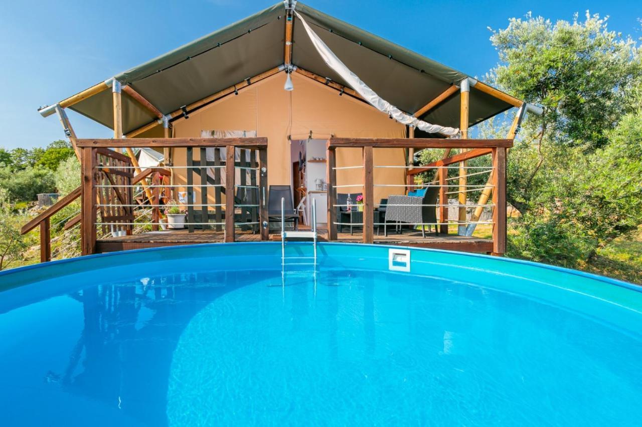 Prima Insula Glamping Ξενοδοχείο Brusici Εξωτερικό φωτογραφία
