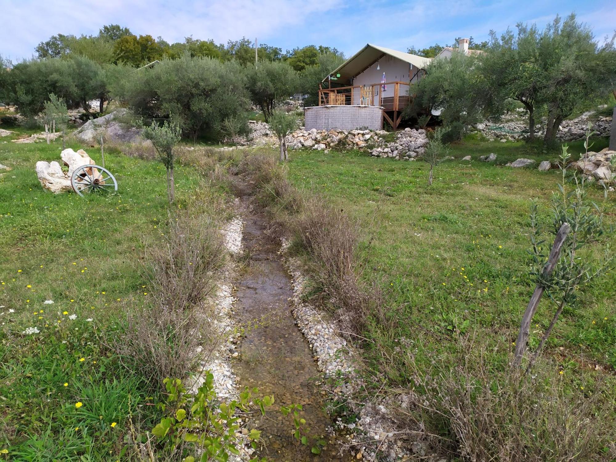 Prima Insula Glamping Ξενοδοχείο Brusici Εξωτερικό φωτογραφία