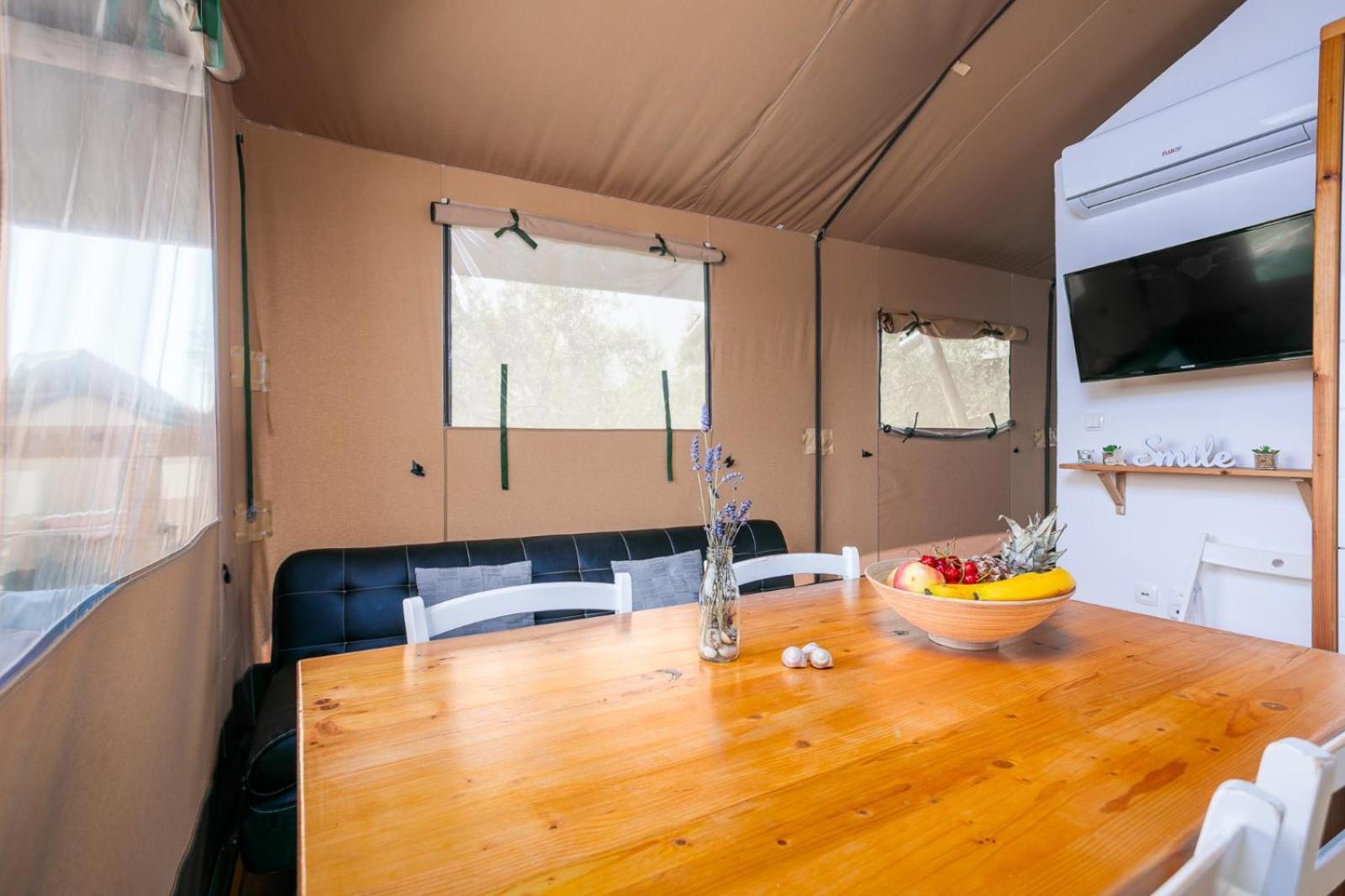Prima Insula Glamping Ξενοδοχείο Brusici Εξωτερικό φωτογραφία