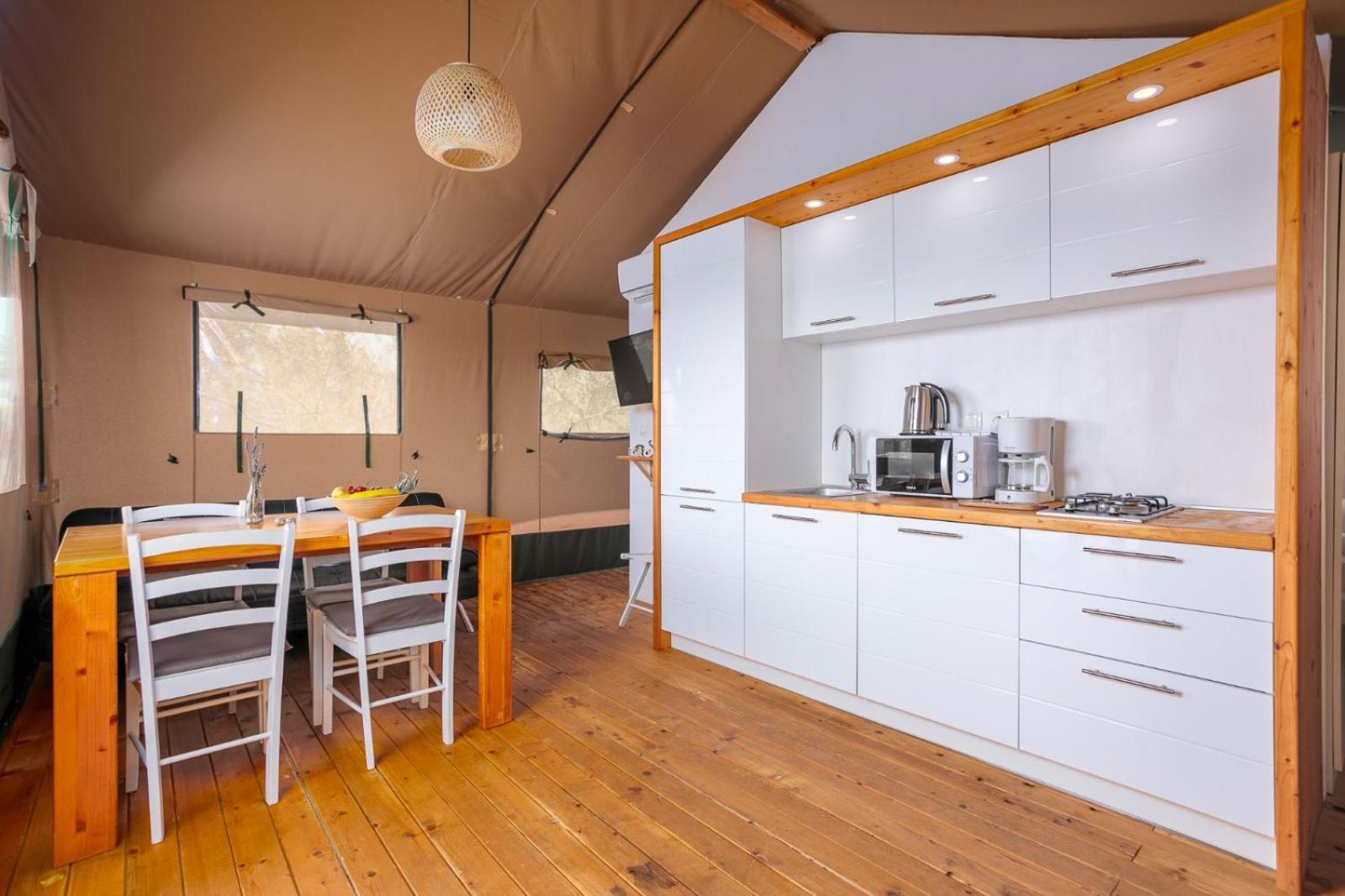Prima Insula Glamping Ξενοδοχείο Brusici Εξωτερικό φωτογραφία