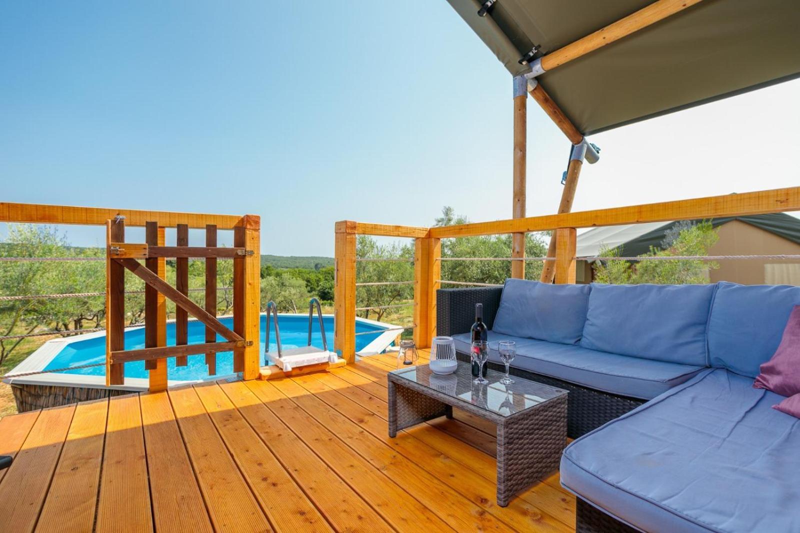 Prima Insula Glamping Ξενοδοχείο Brusici Εξωτερικό φωτογραφία